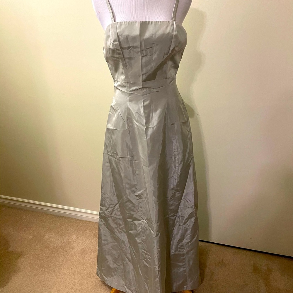 Grey spaghetti strap prom dress NWT